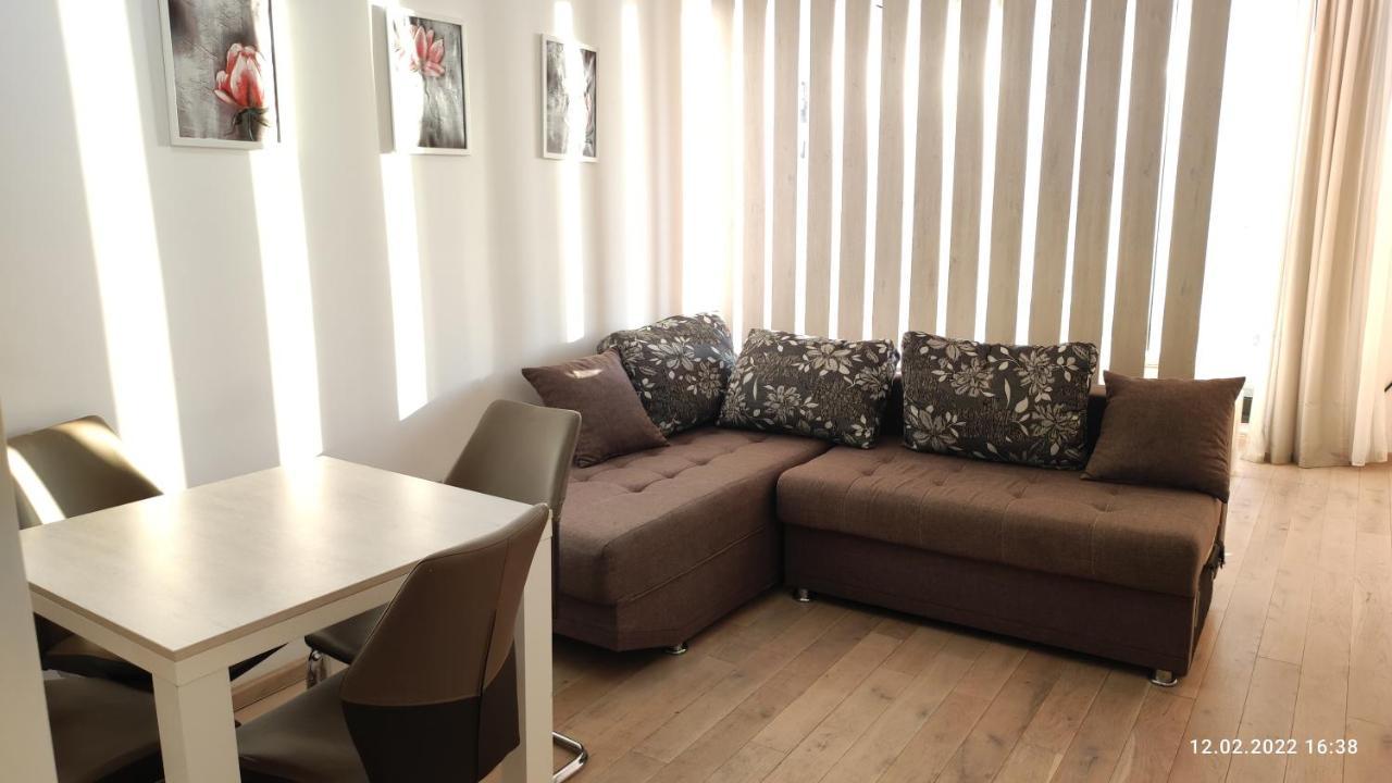 Apartments Beatrice Рафаиловичи Екстериор снимка