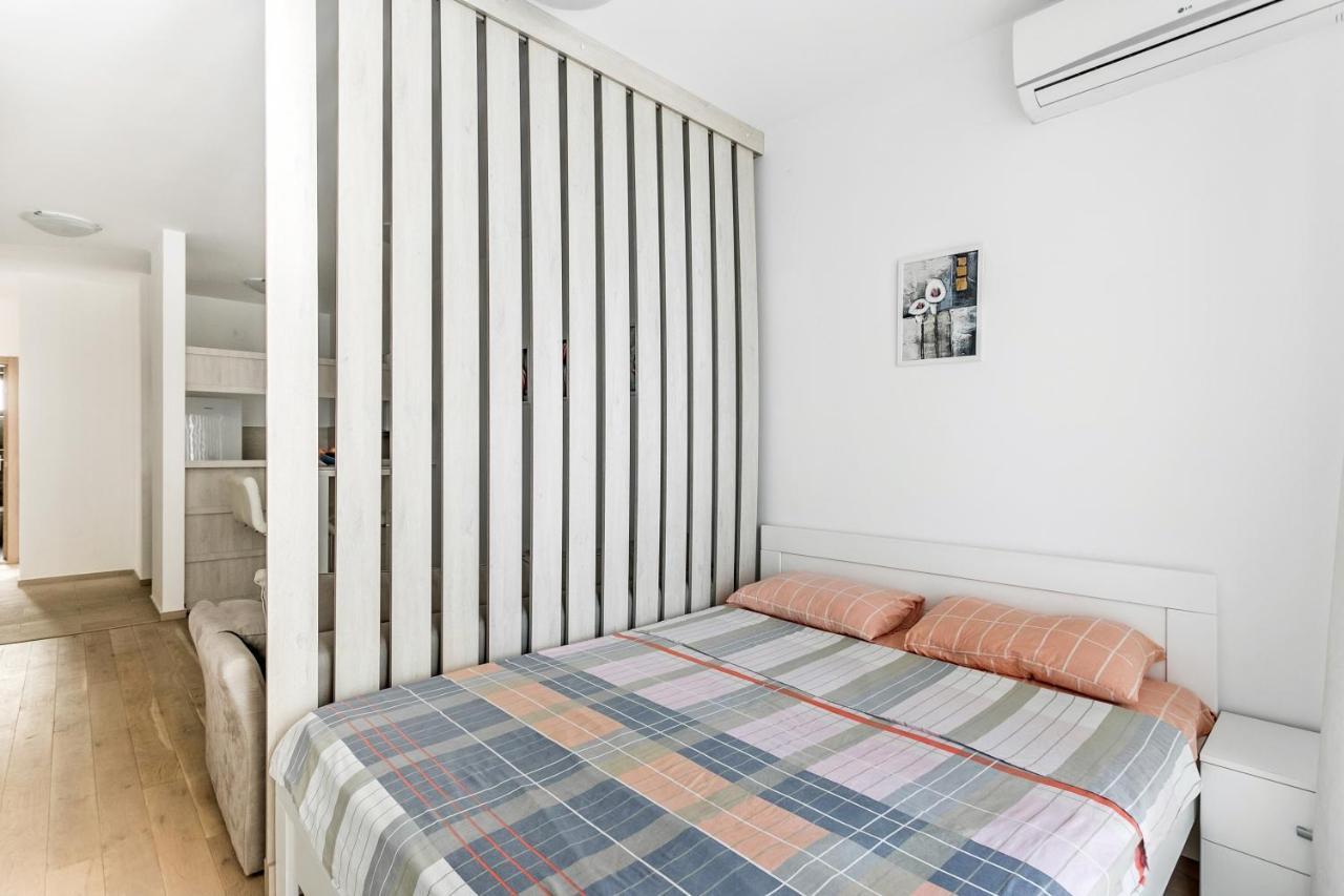 Apartments Beatrice Рафаиловичи Екстериор снимка