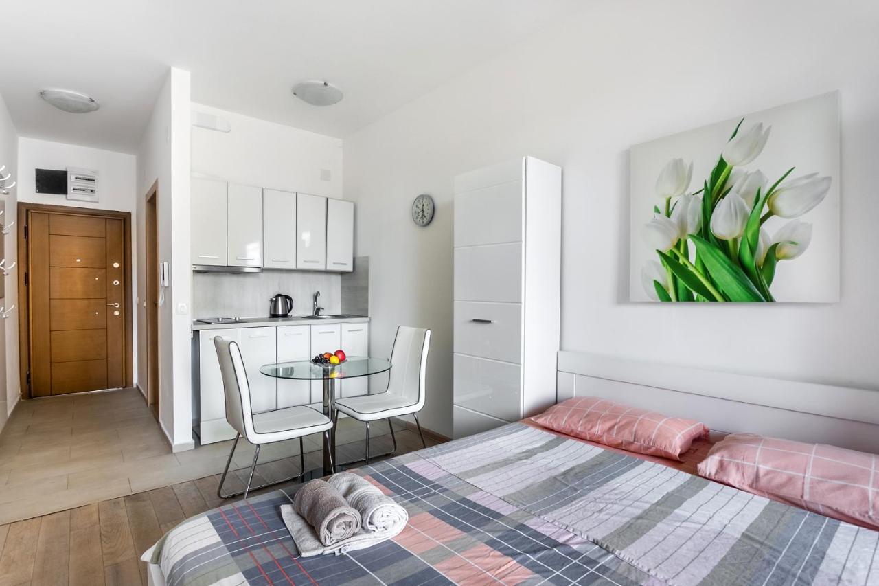 Apartments Beatrice Рафаиловичи Екстериор снимка