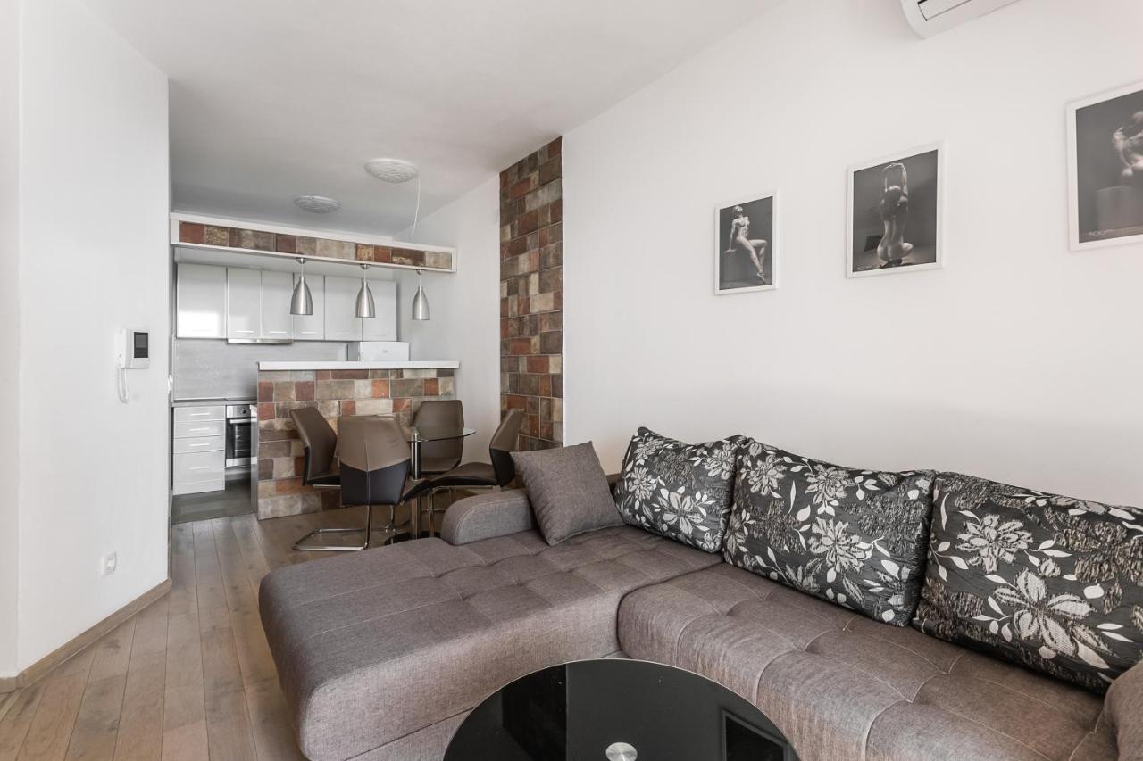 Apartments Beatrice Рафаиловичи Екстериор снимка