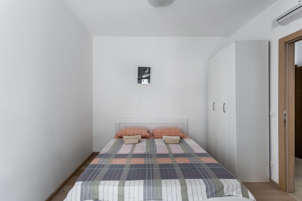 Apartments Beatrice Рафаиловичи Екстериор снимка