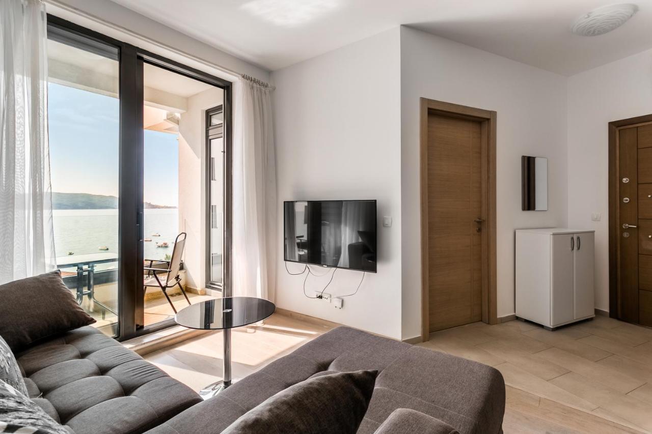 Apartments Beatrice Рафаиловичи Екстериор снимка