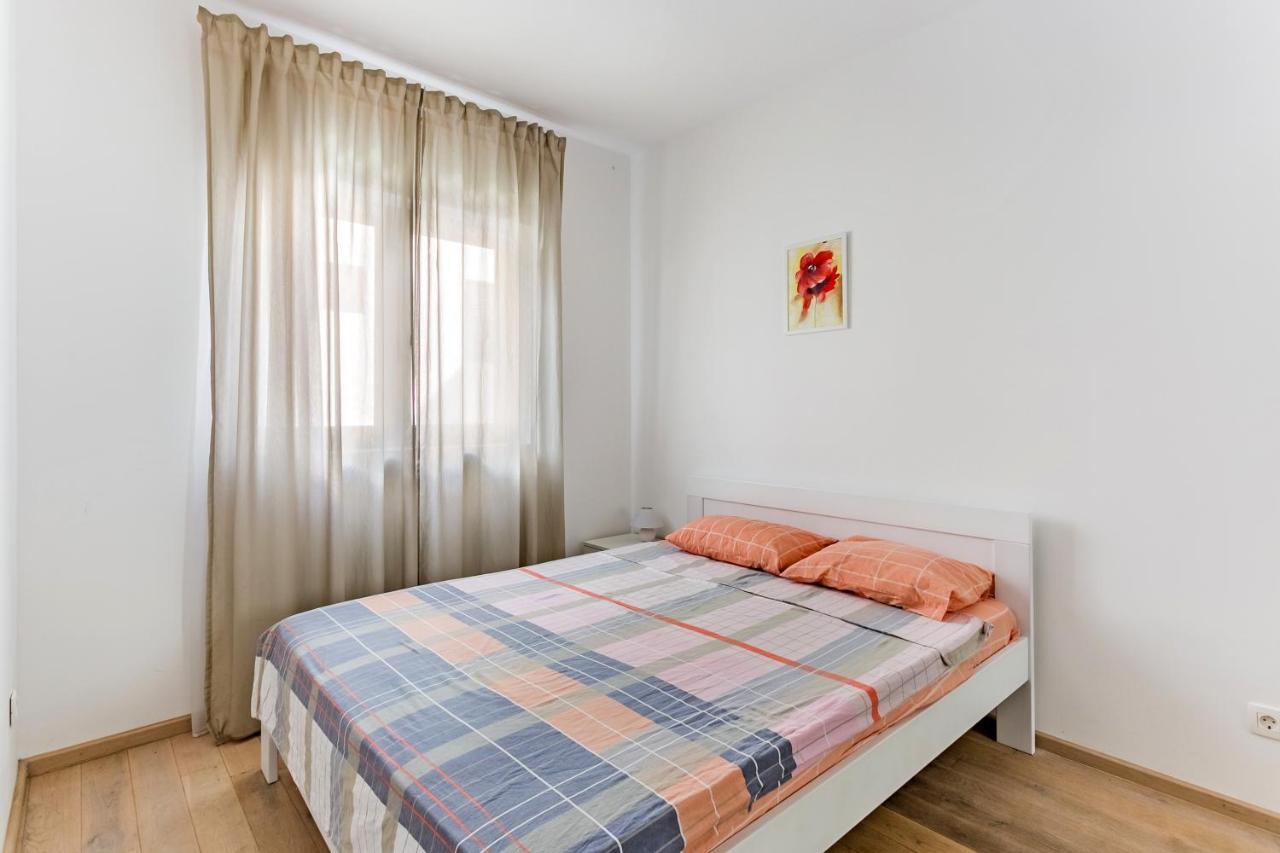 Apartments Beatrice Рафаиловичи Екстериор снимка