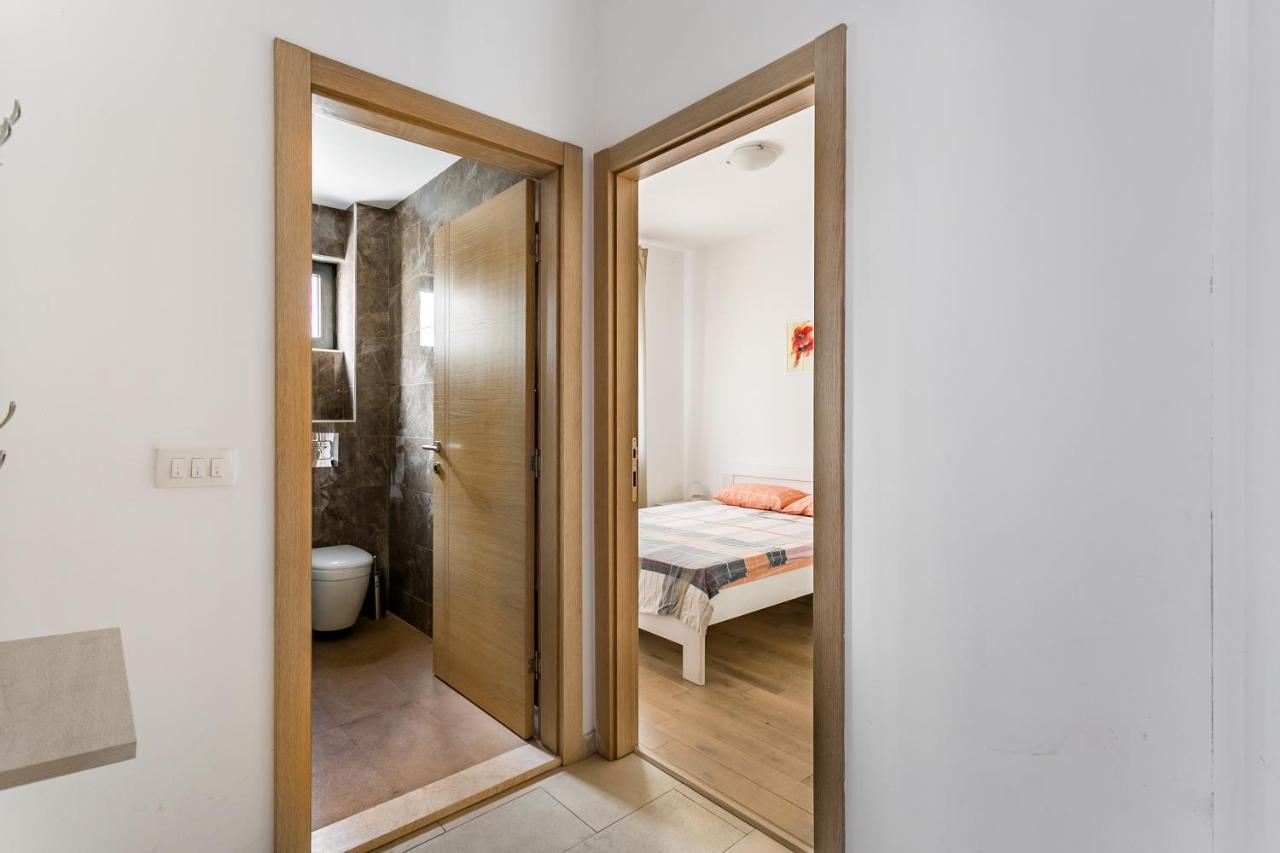 Apartments Beatrice Рафаиловичи Екстериор снимка