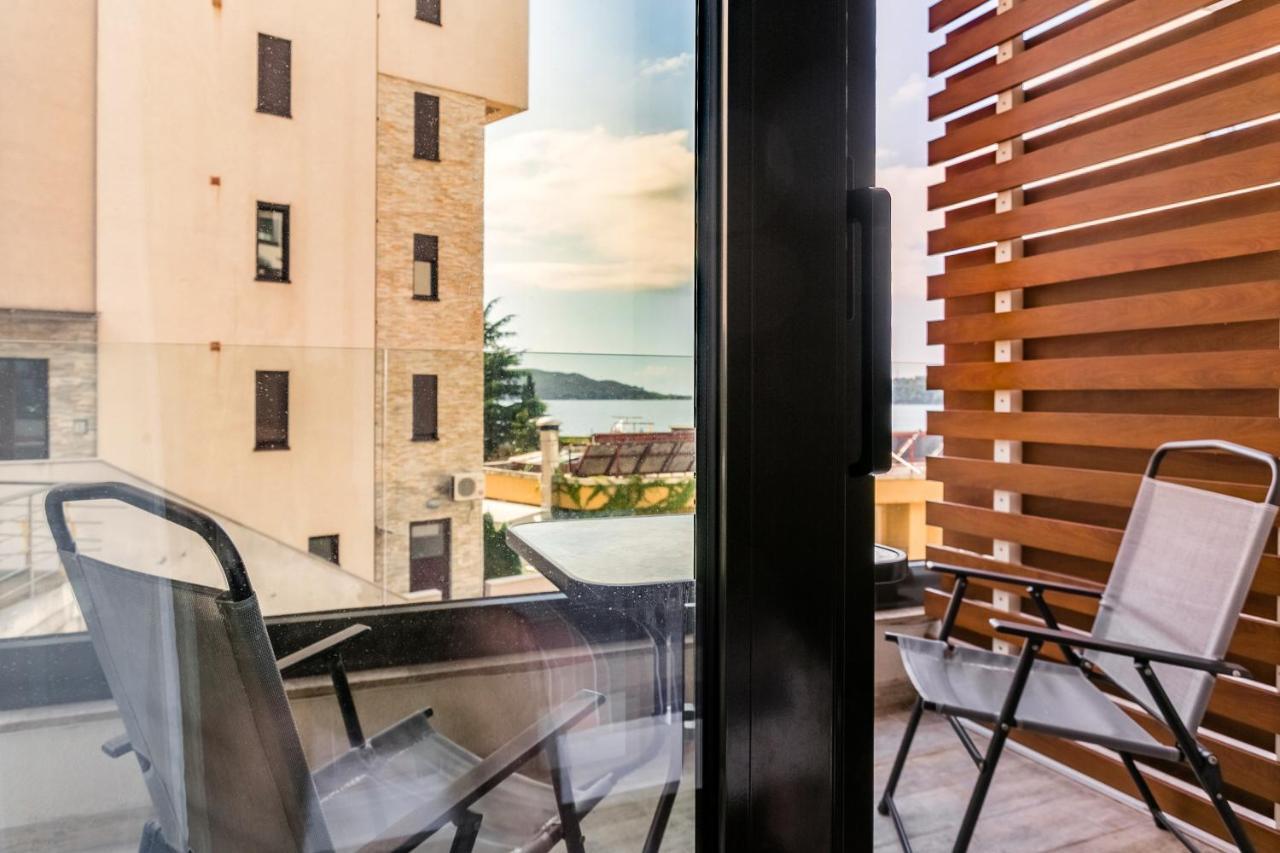 Apartments Beatrice Рафаиловичи Екстериор снимка
