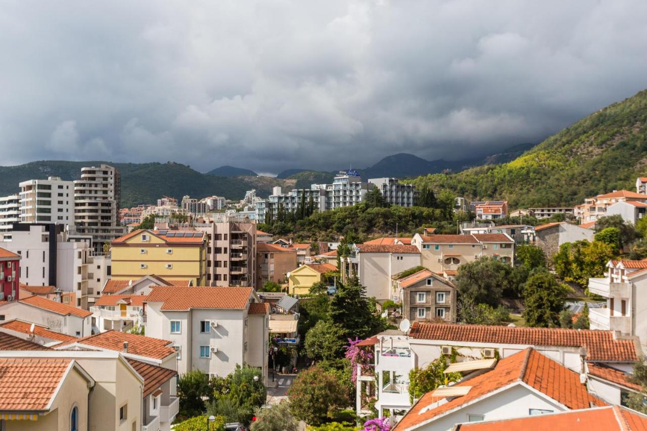 Apartments Beatrice Рафаиловичи Екстериор снимка