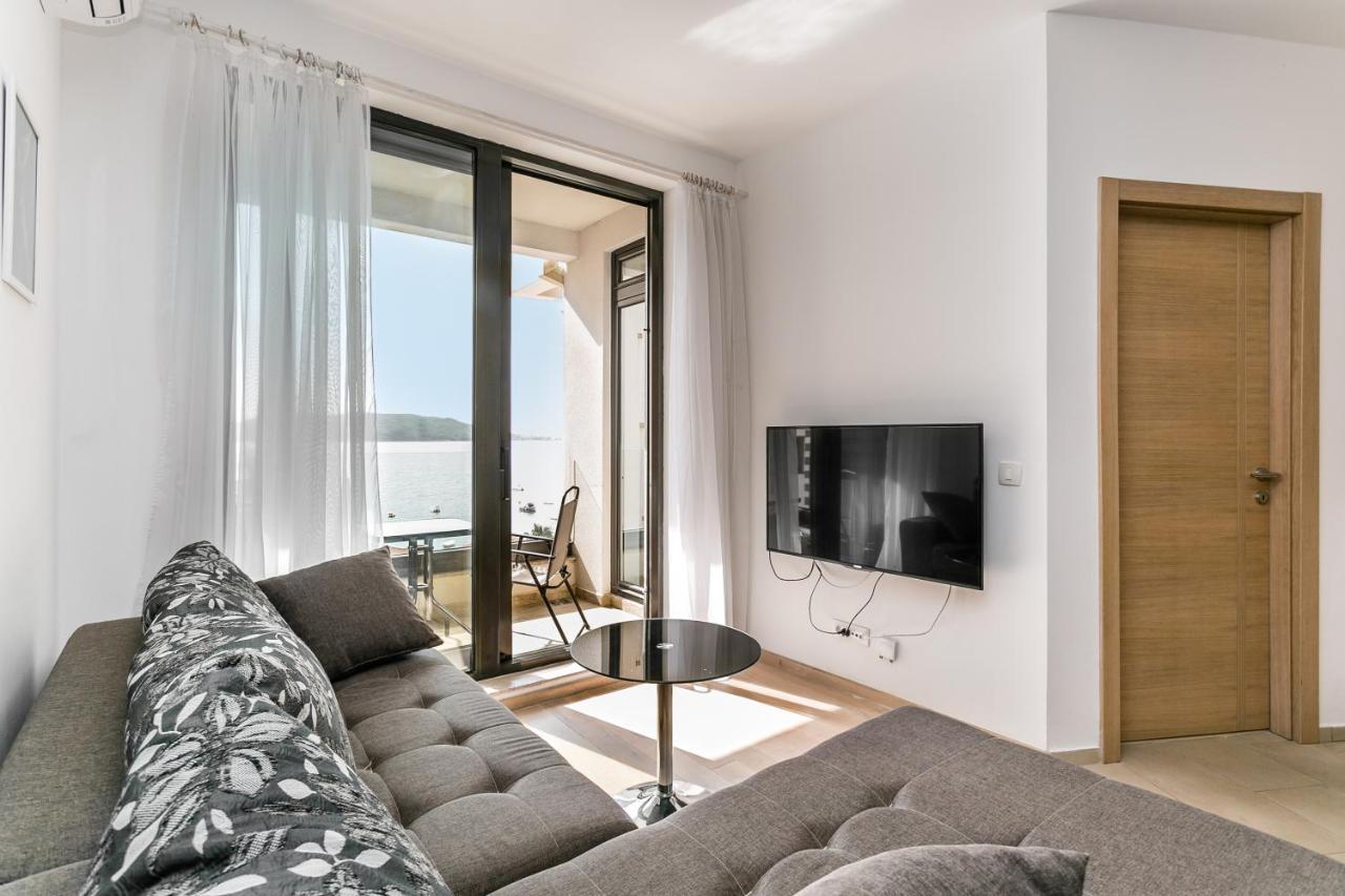 Apartments Beatrice Рафаиловичи Екстериор снимка