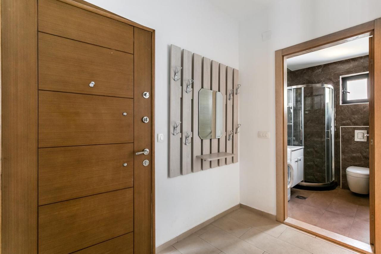 Apartments Beatrice Рафаиловичи Екстериор снимка