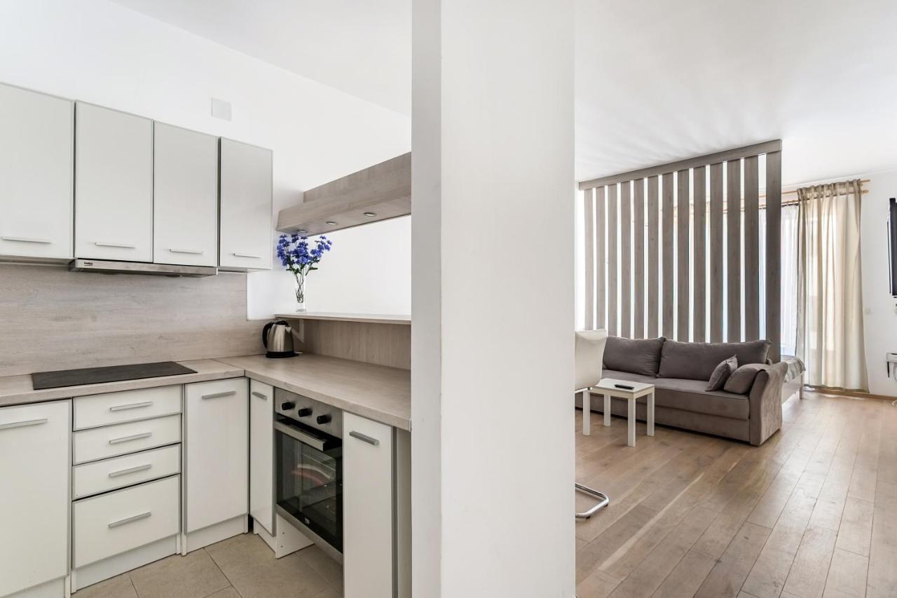 Apartments Beatrice Рафаиловичи Екстериор снимка