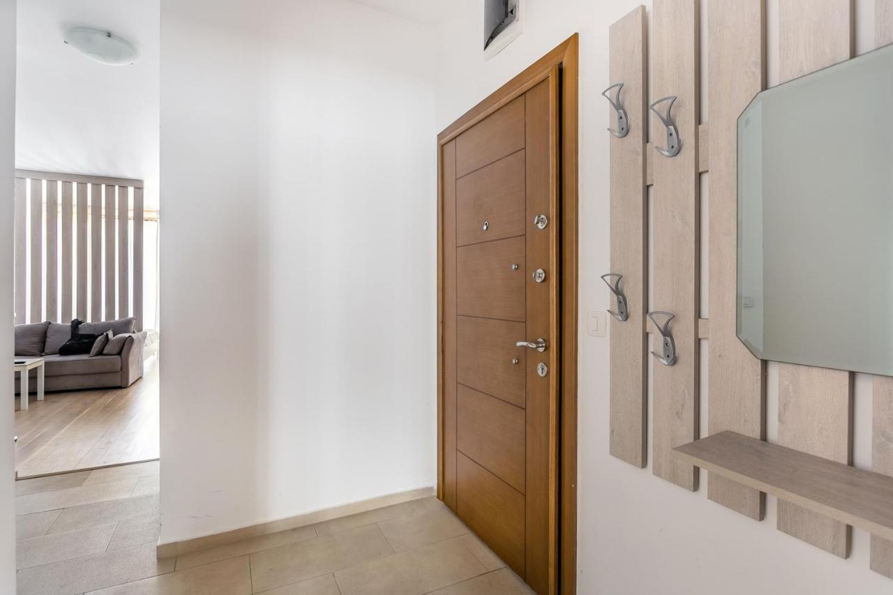 Apartments Beatrice Рафаиловичи Екстериор снимка