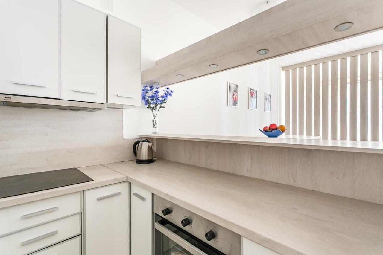 Apartments Beatrice Рафаиловичи Екстериор снимка